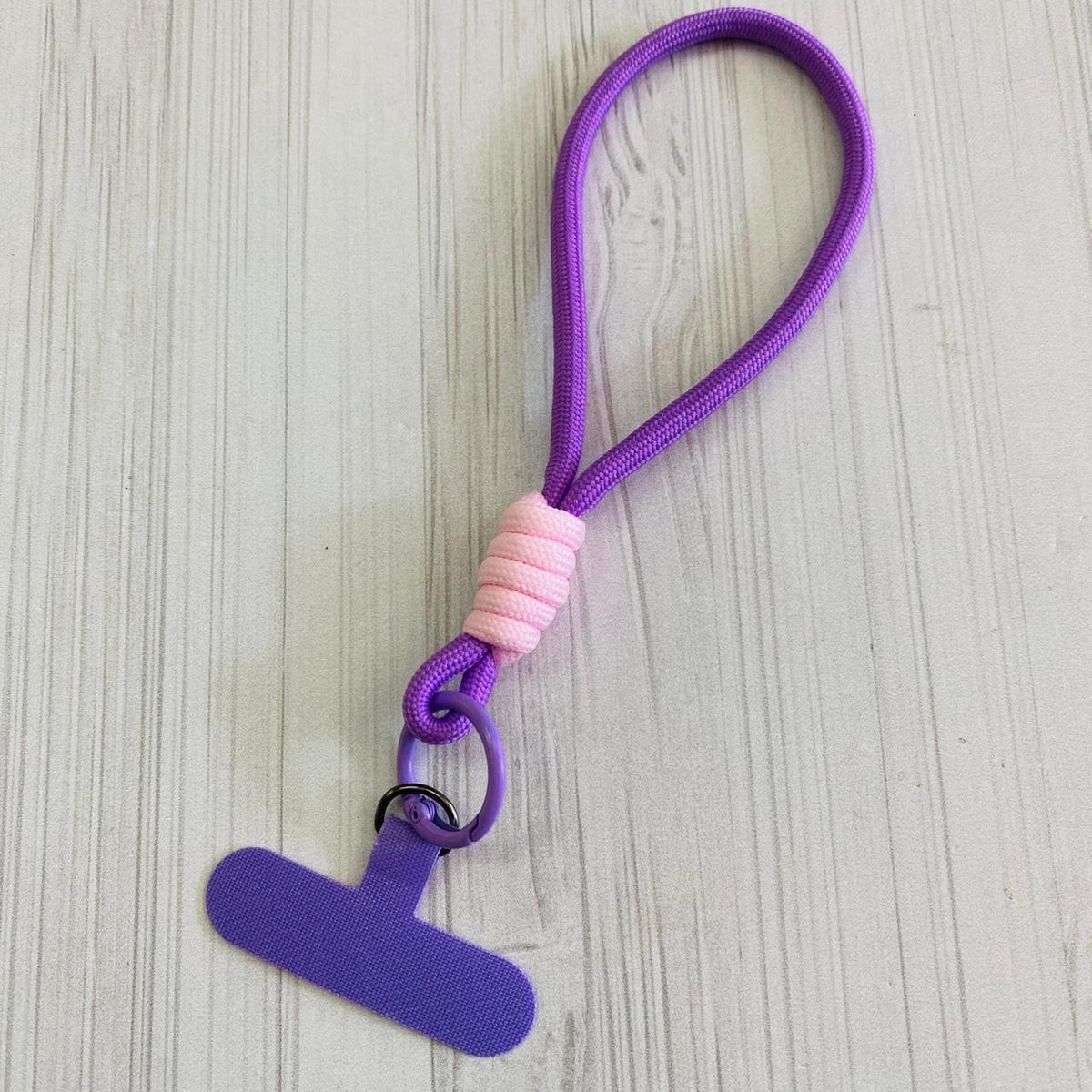 LLAVERO MUÑEQUERA MORADO