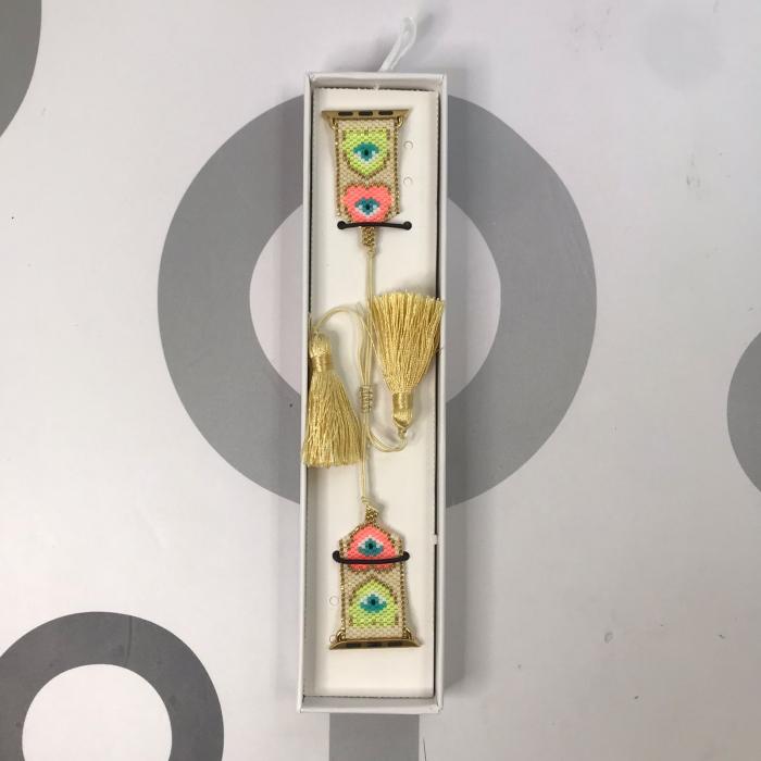 HANDMADE IWATCH BAND 38/40/41 GEOMETRICO CORAZONES ROSADO/AMARILLO POMPONES NUDE