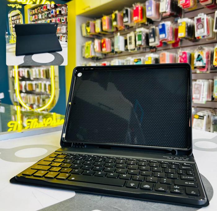 IPAD 10.2/10.5 7,8,9 - COBERTOR NEGRO CON TECLADO