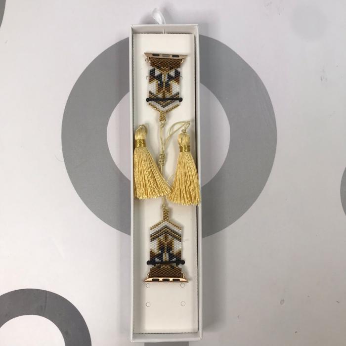 HANDMADE IWATCH BAND 38/40/41 GEOMETRICO BLANCO/DORADO POMPONES NUDE