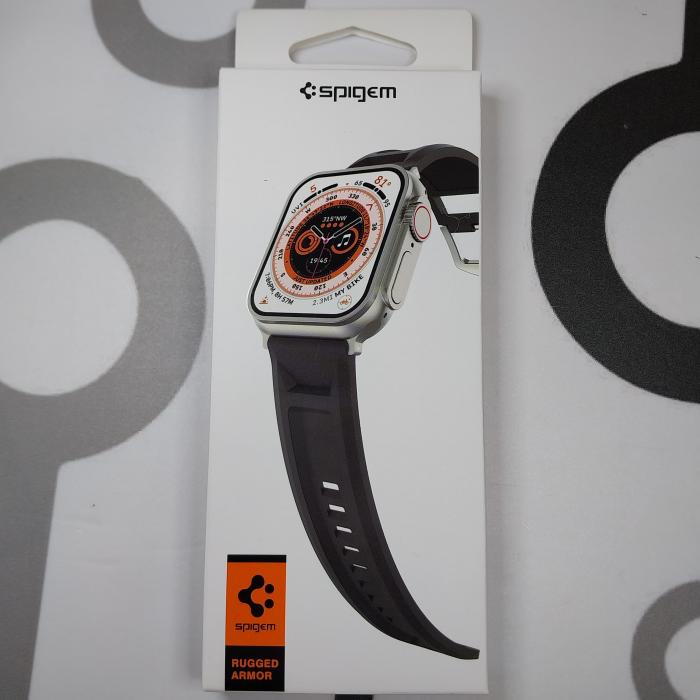 BANDA SILICON CON RELIEVE SPIGEN 38/40/41 - NEGRO