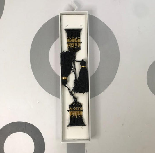 HANDMADE IWATCH BAND 38/40/41 GEOMETRICO DORADO/NEGRO POMPONES NEGROS
