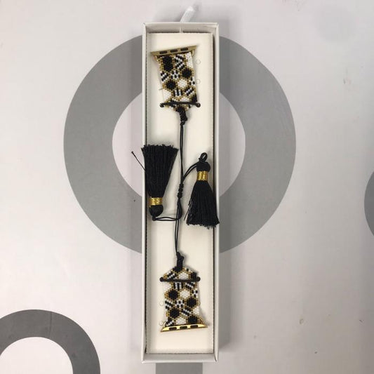 HANDMADE IWATCH BAND 38/40/41 GEOMETRICO BLANCO POMPONES NEGROS