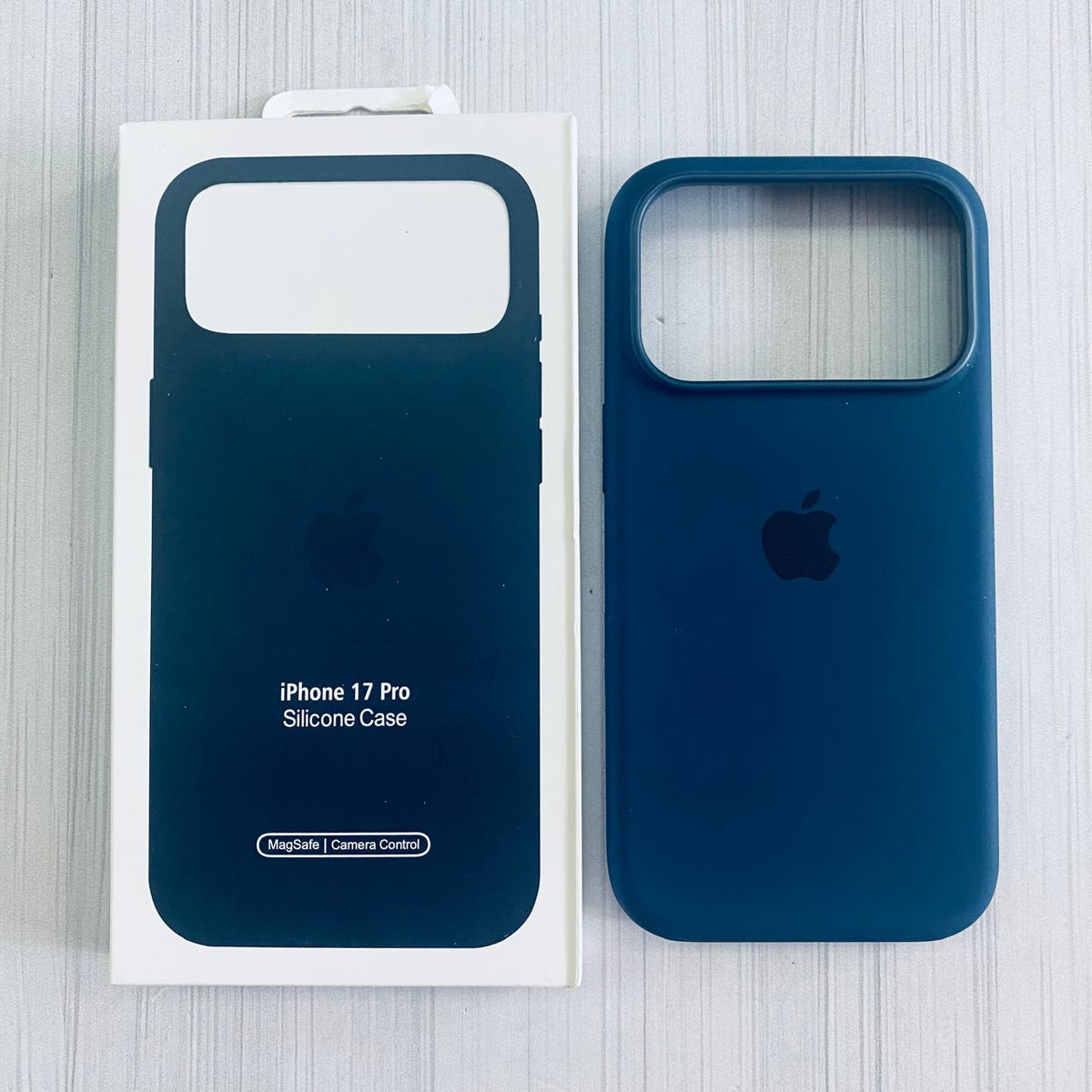 IPHONE 17 PRO - SILICON CASE MAGSAFE BLUE