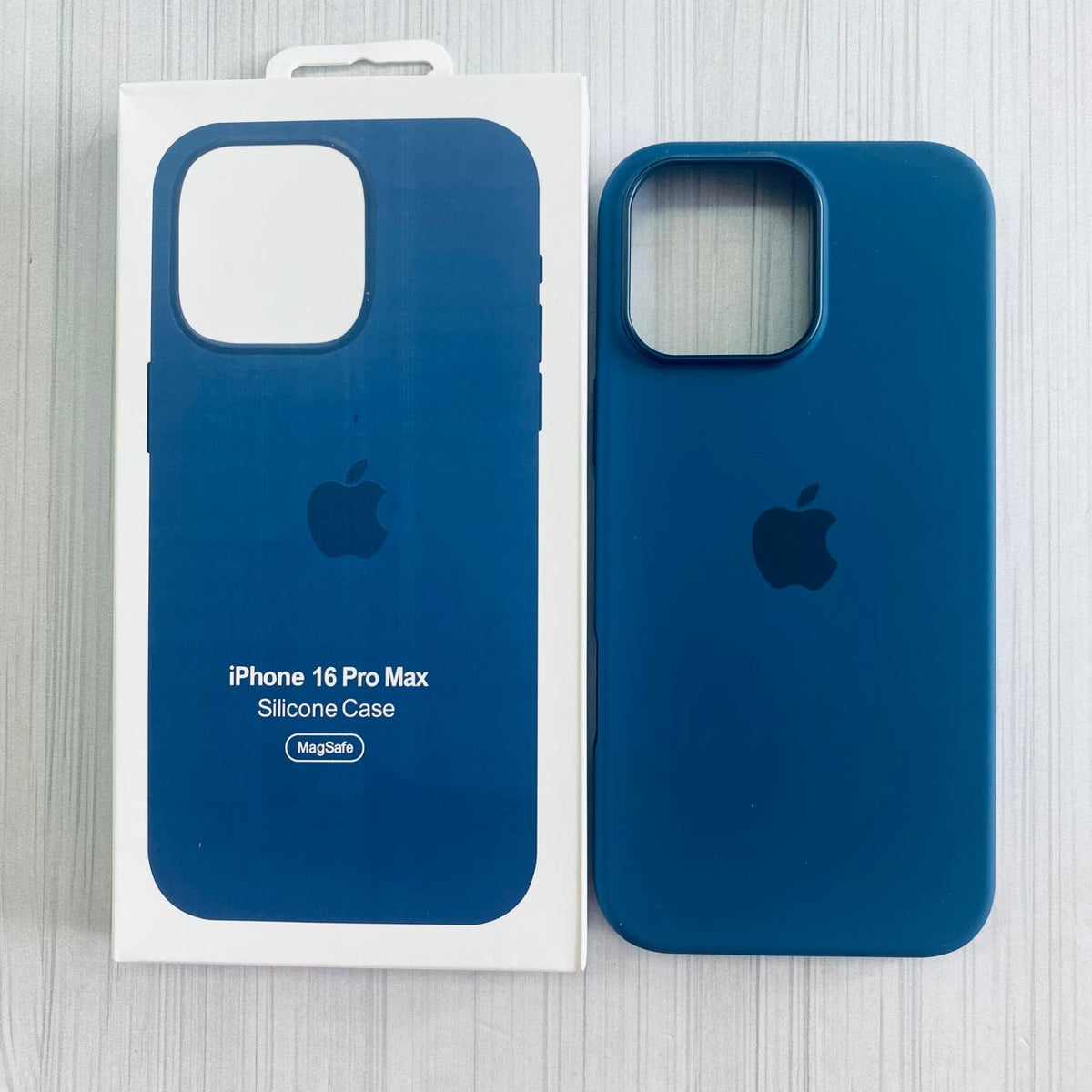 PHONE 16 PRO MAX - SILICON CASE MAGSAFE BLUE