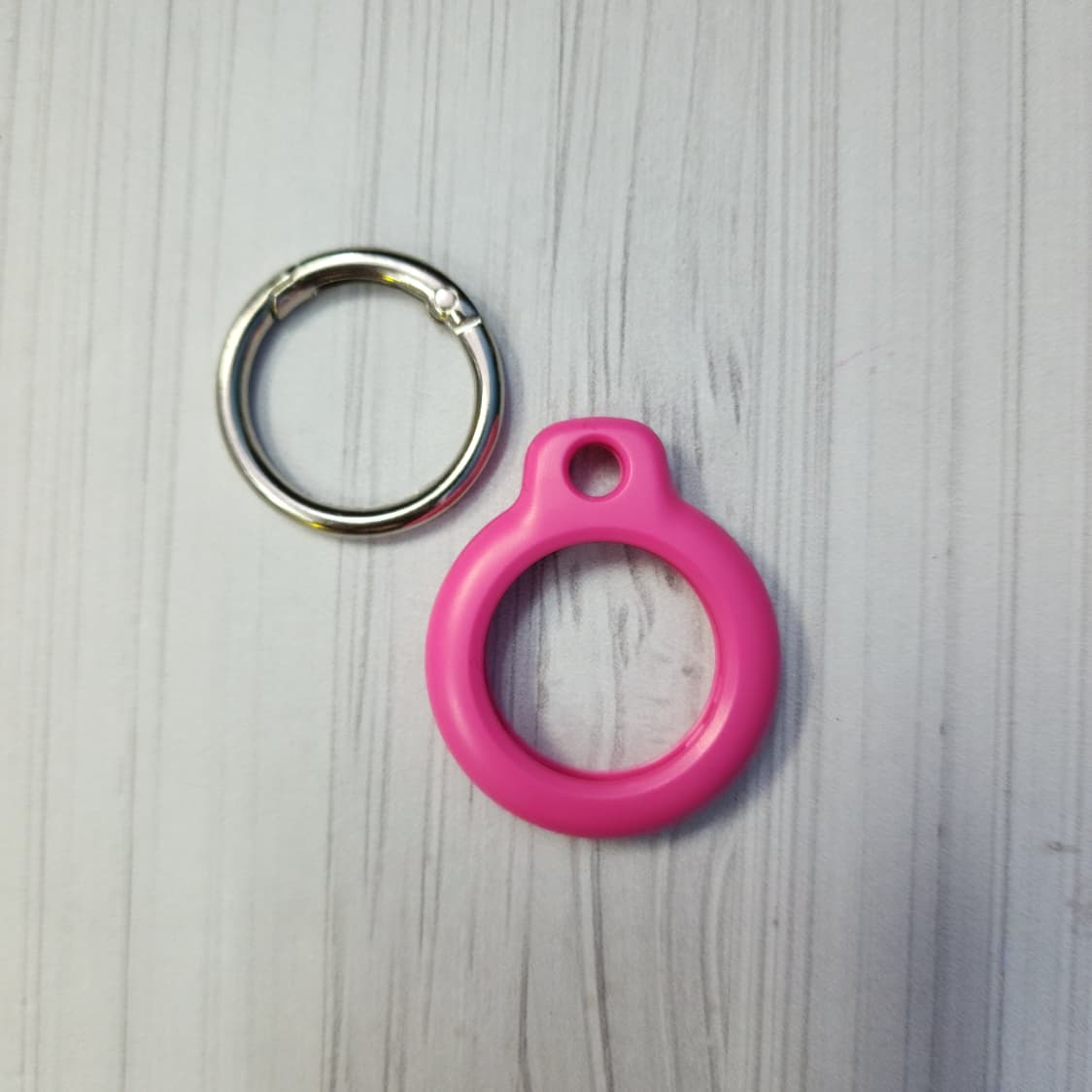AIRTAG HOLDER ROSADO