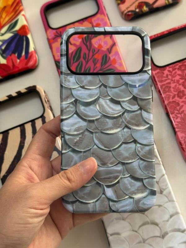 IPHONE 17 PRO MAX - BLUE FISH SCALE DESIGN