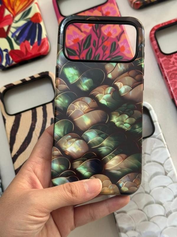 IPHONE 17 PRO MAX - MERMAID SCALE DESIGN